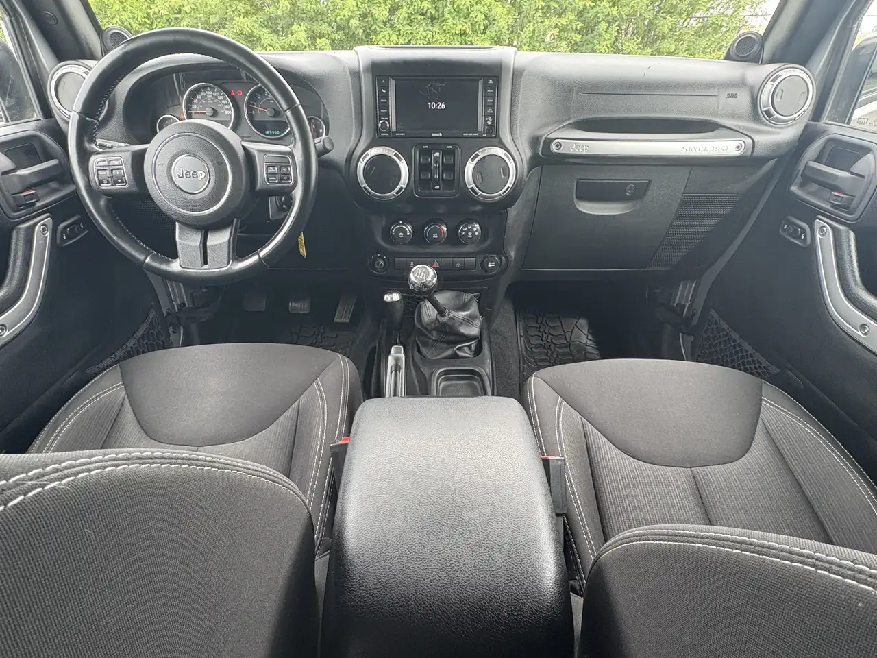Jeep Wrangler снимка Jeep Wrangler