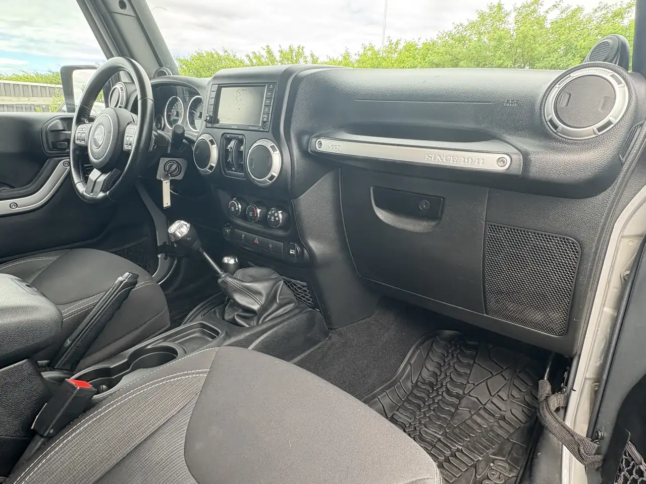 Jeep Wrangler снимка Jeep Wrangler