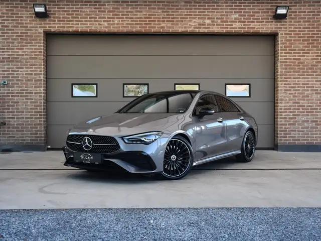 Mercedes-Benz CLA 250 4 MATIC / AMG LINE / NIGHT PACK / SCHUIFDAK / CAMERA / TREKHAAK / BURMESTER / LED / GPS / DAB / SFEERVERLICHTING