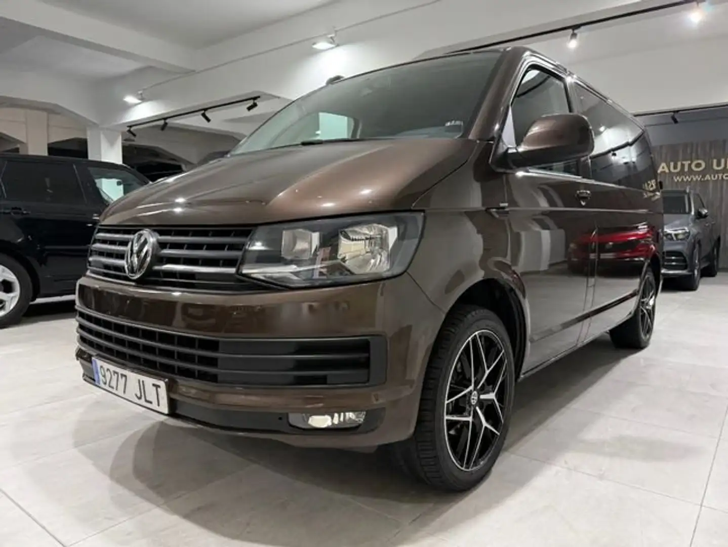 Volkswagen Transporter KOMBI 2.0 TDI Marrón - 1