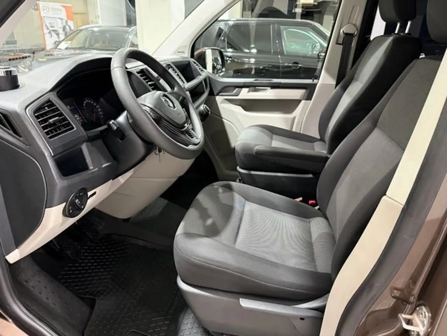 Volkswagen Transporter KOMBI 2.0 TDI Marrón - 2