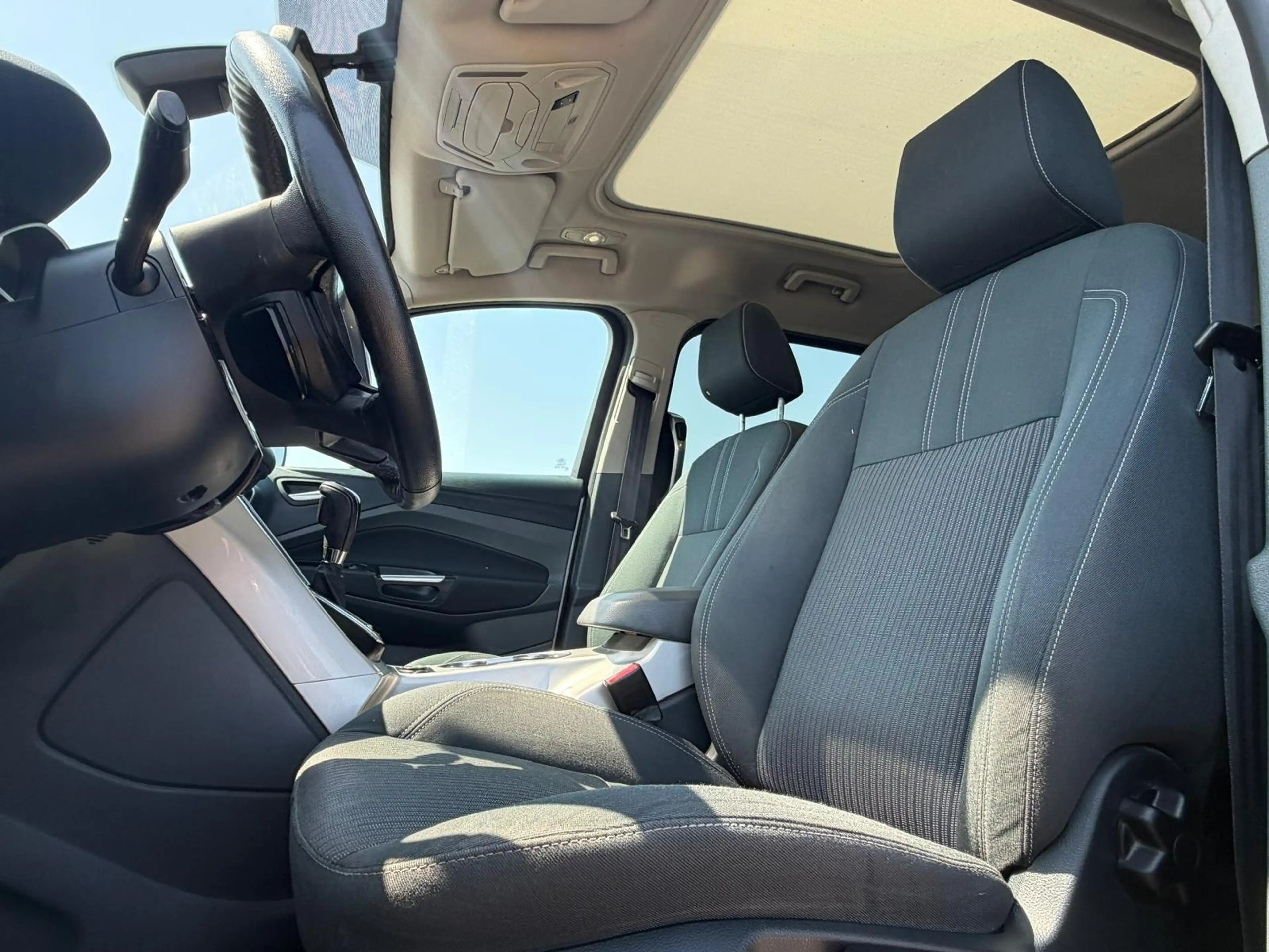 Ford Grand C-Max Titanium — photo 14