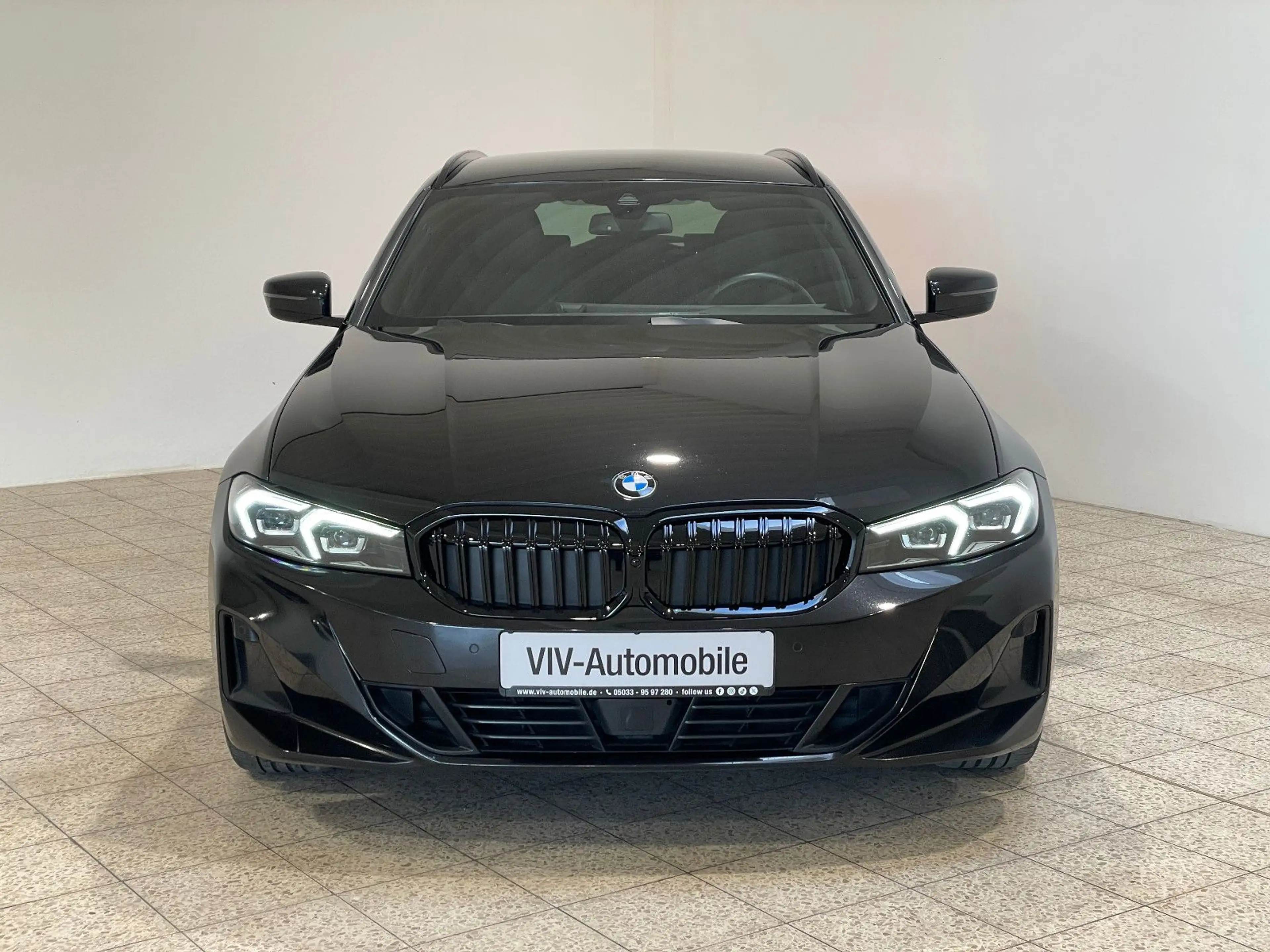BMW 320 d Touring FACELIFT*Sport Sitze*ACC*LED*M — photo 2