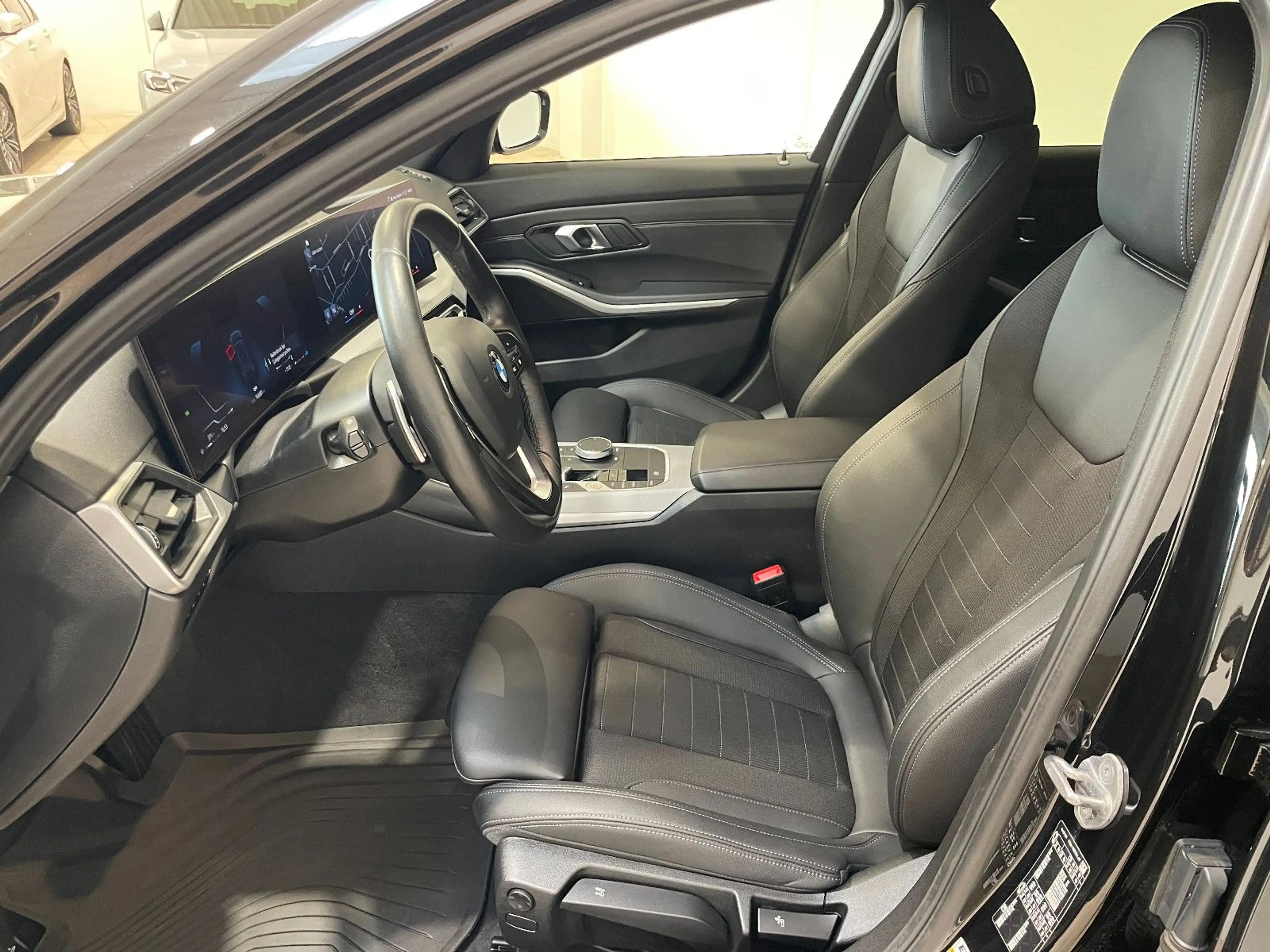BMW 320 d Touring FACELIFT*Sport Sitze*ACC*LED*M — photo 14