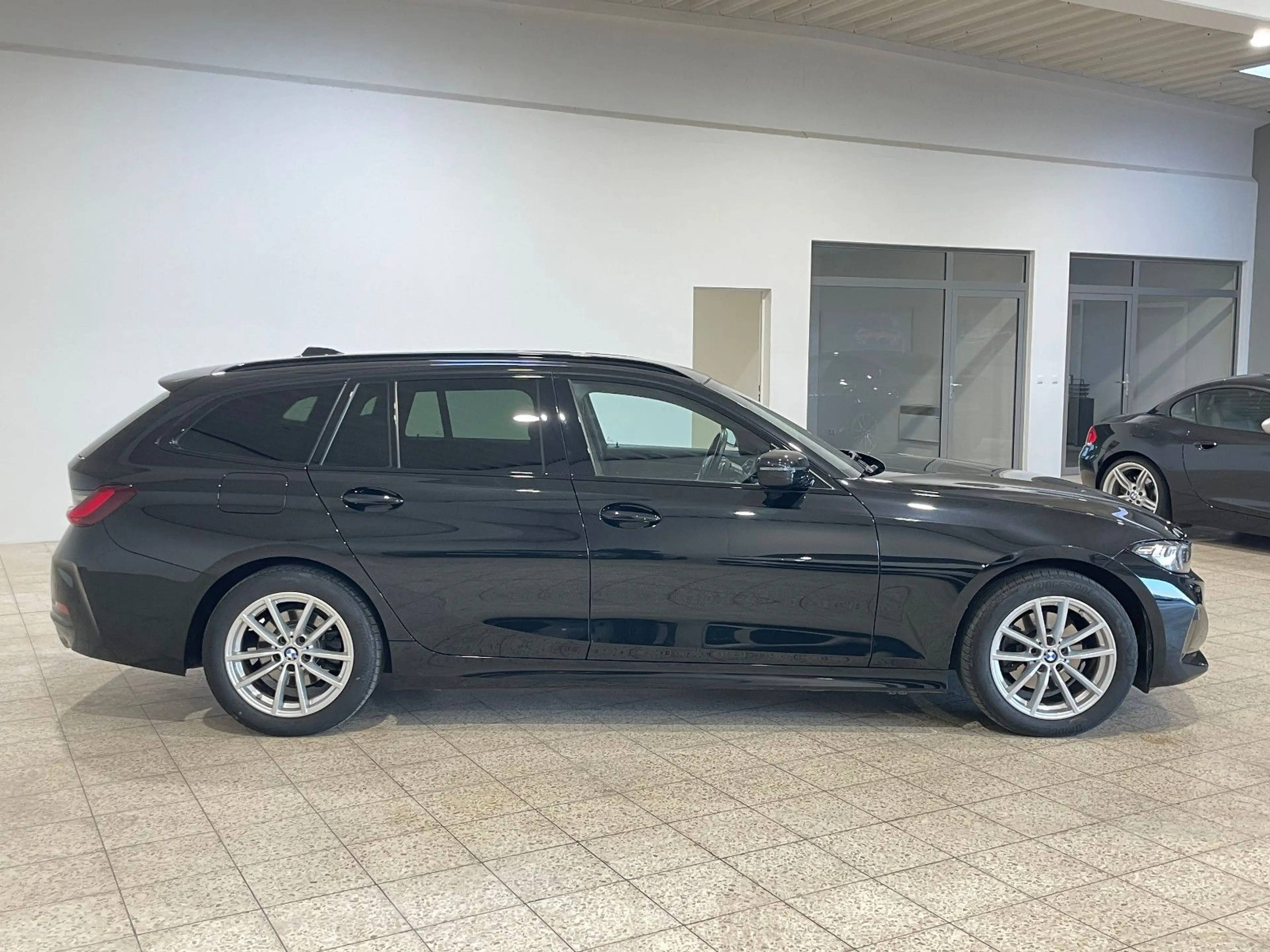 BMW 320 d Touring FACELIFT*Sport Sitze*ACC*LED*M — photo 8