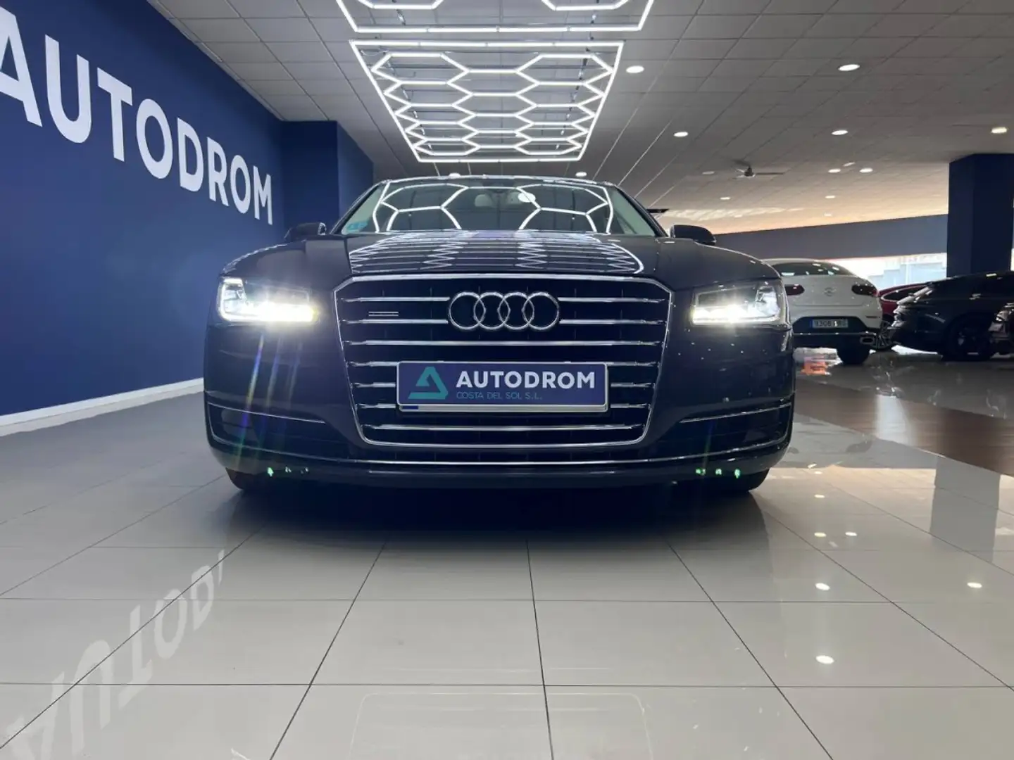 Audi A8 3.0TDI CD quattro Tiptronic Grijs - 2