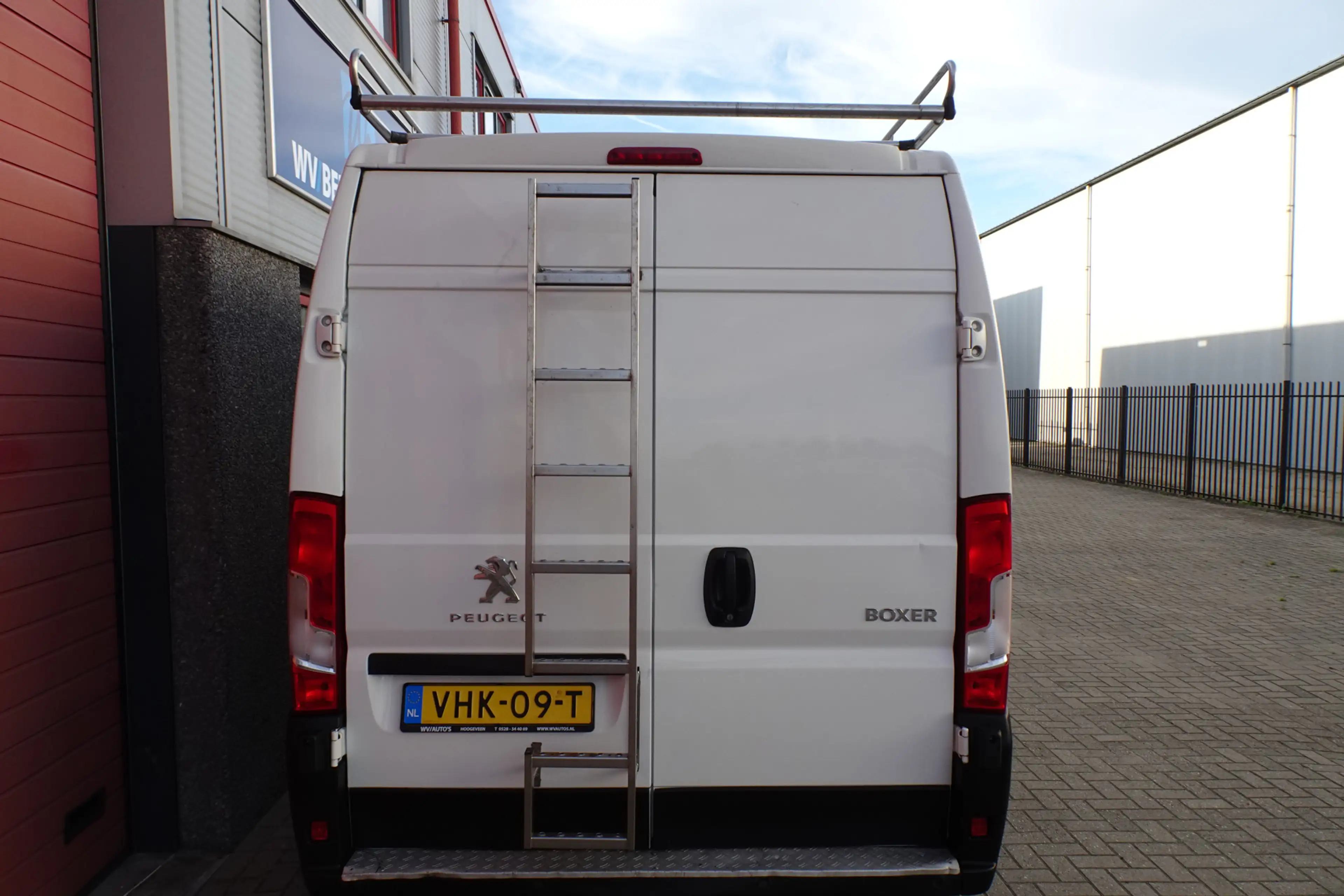 Peugeot Boxer 335 2.2 BlueHDi 140 L3H2 Premium DC — photo 14