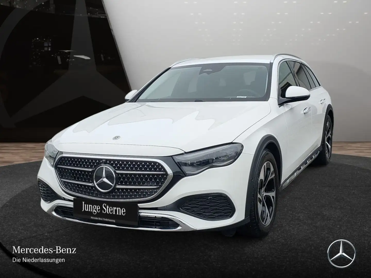 Mercedes-Benz E 220 d T 4M Avantgarde 360° Airmat Distr. AHK PTS Weiß - 2
