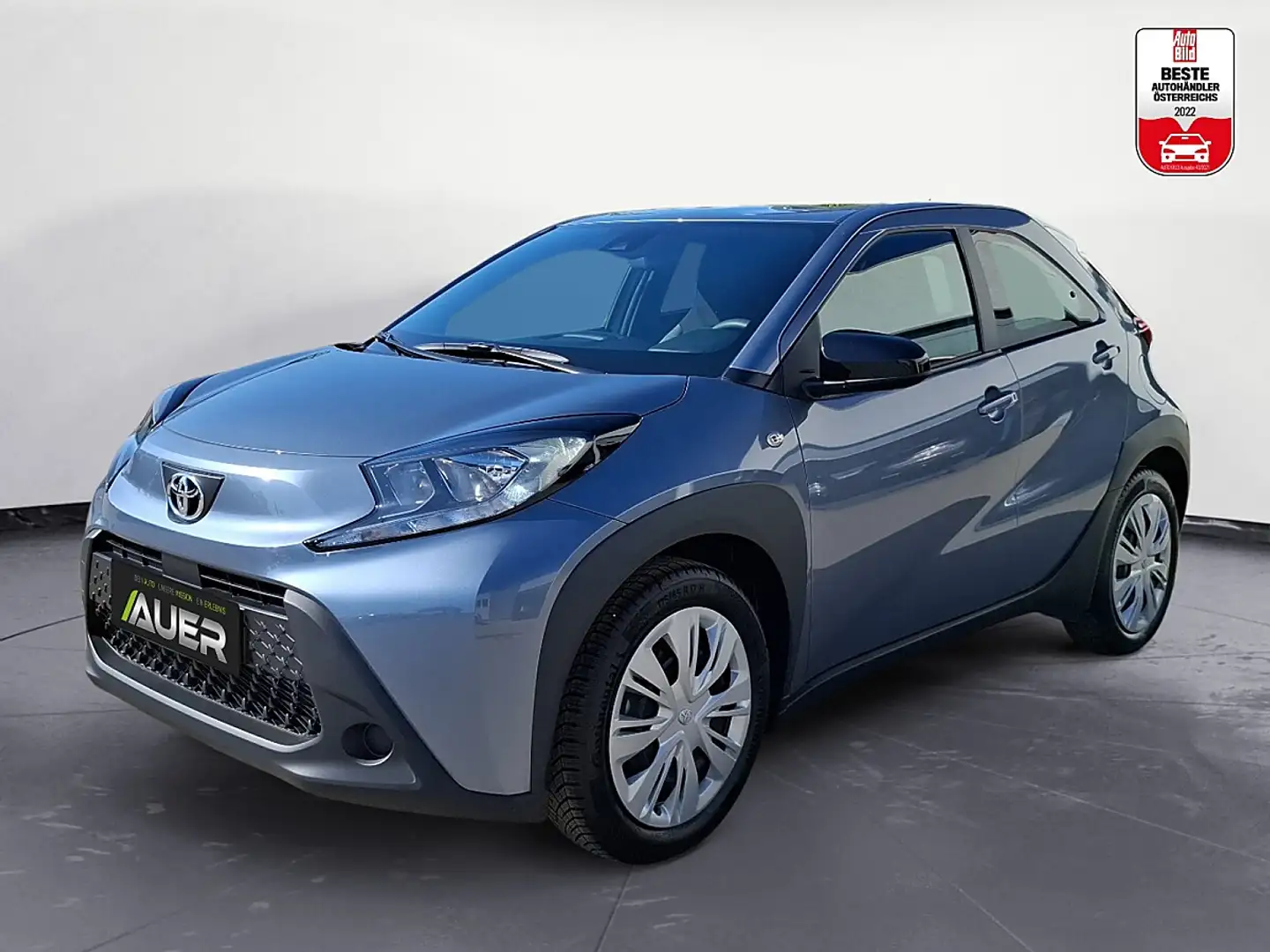 Toyota Aygo X 1,0 VVT-i Play Blau - 1