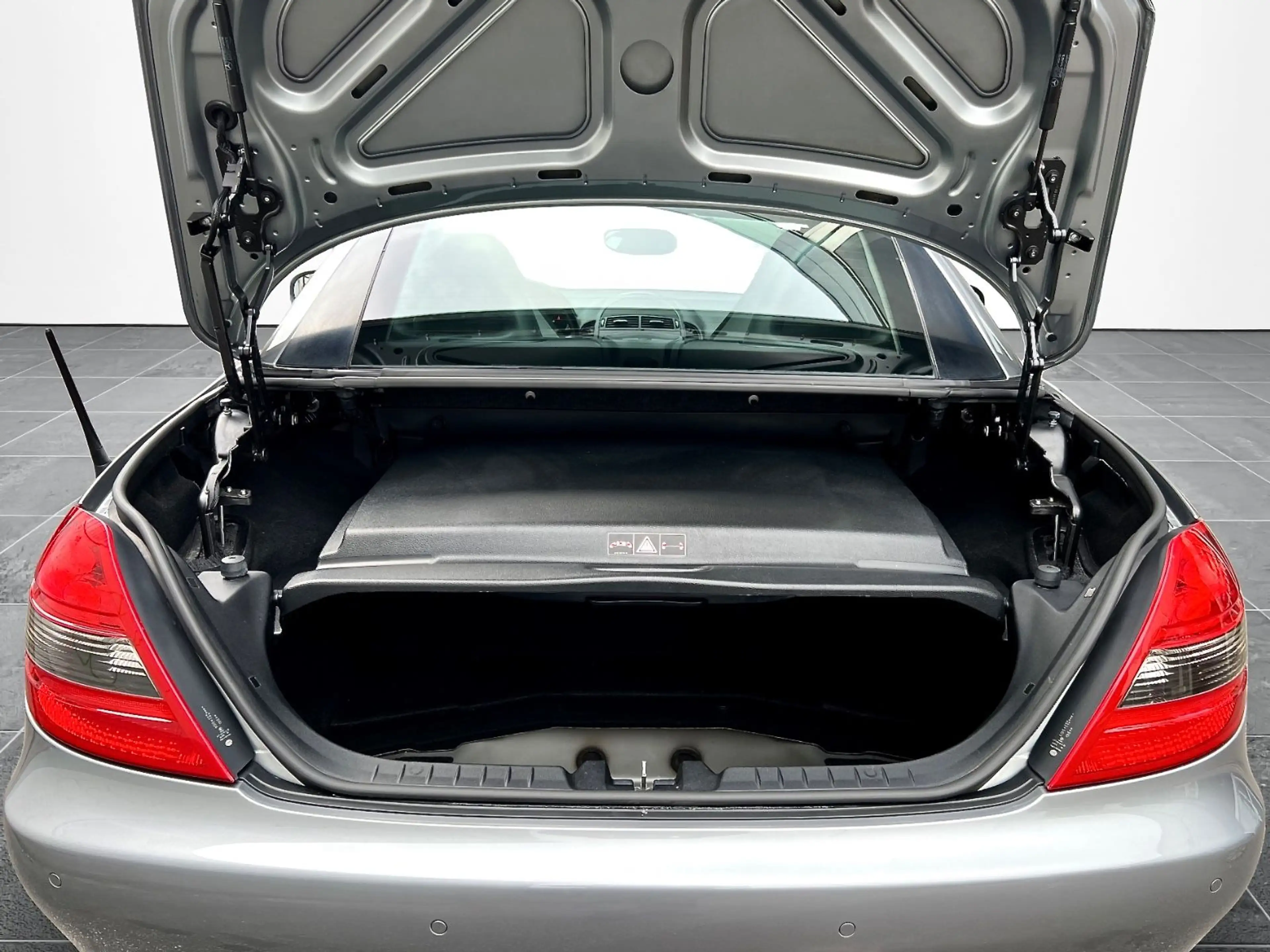 Mercedes-Benz SLK 300 7G-TRONIC*XENON*AIRSCARF*COMAND* — photo 8