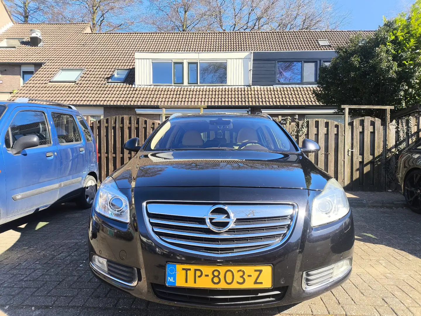 Opel Insignia 2.8 T Tourer 4x4 Zwart - 1