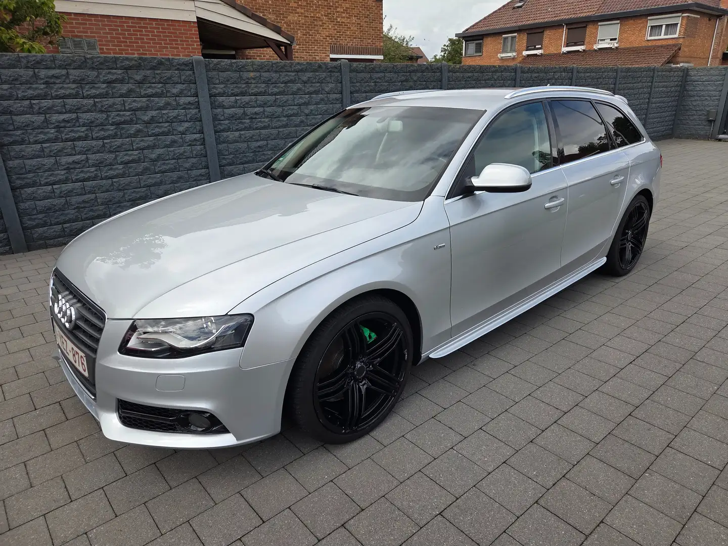 Audi A4 A4 Avant 2.0 TDI 120g DPF Attraction Argent - 1
