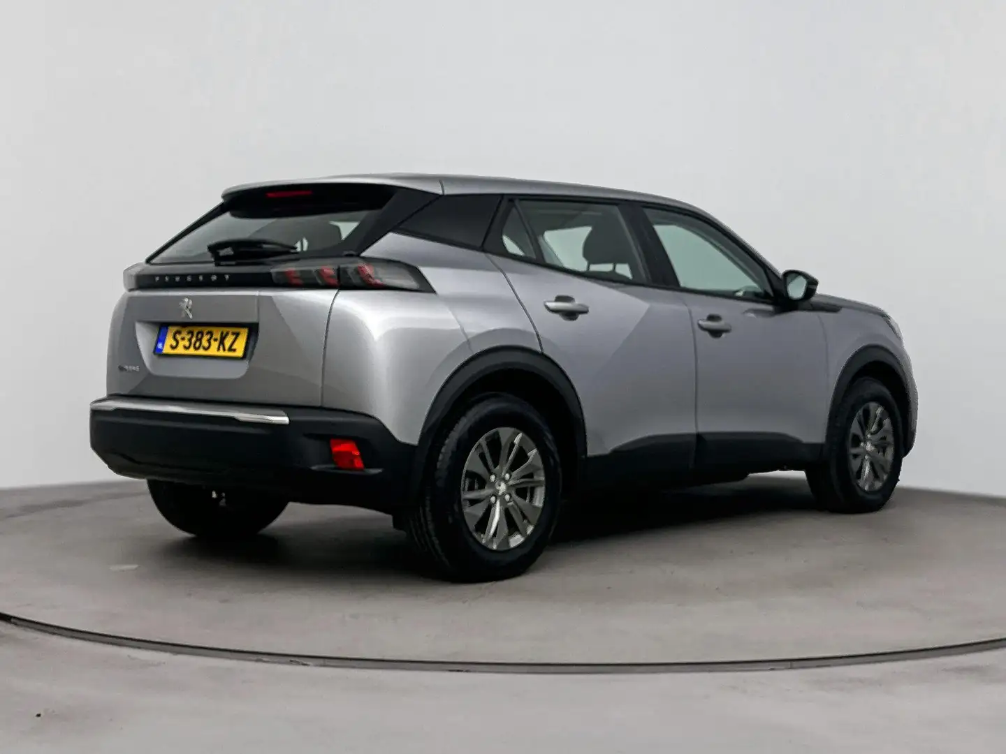 Peugeot e-2008 EV Active Pack 50 kWh | Unieke km-stand! | Stoelve Grijs - 2