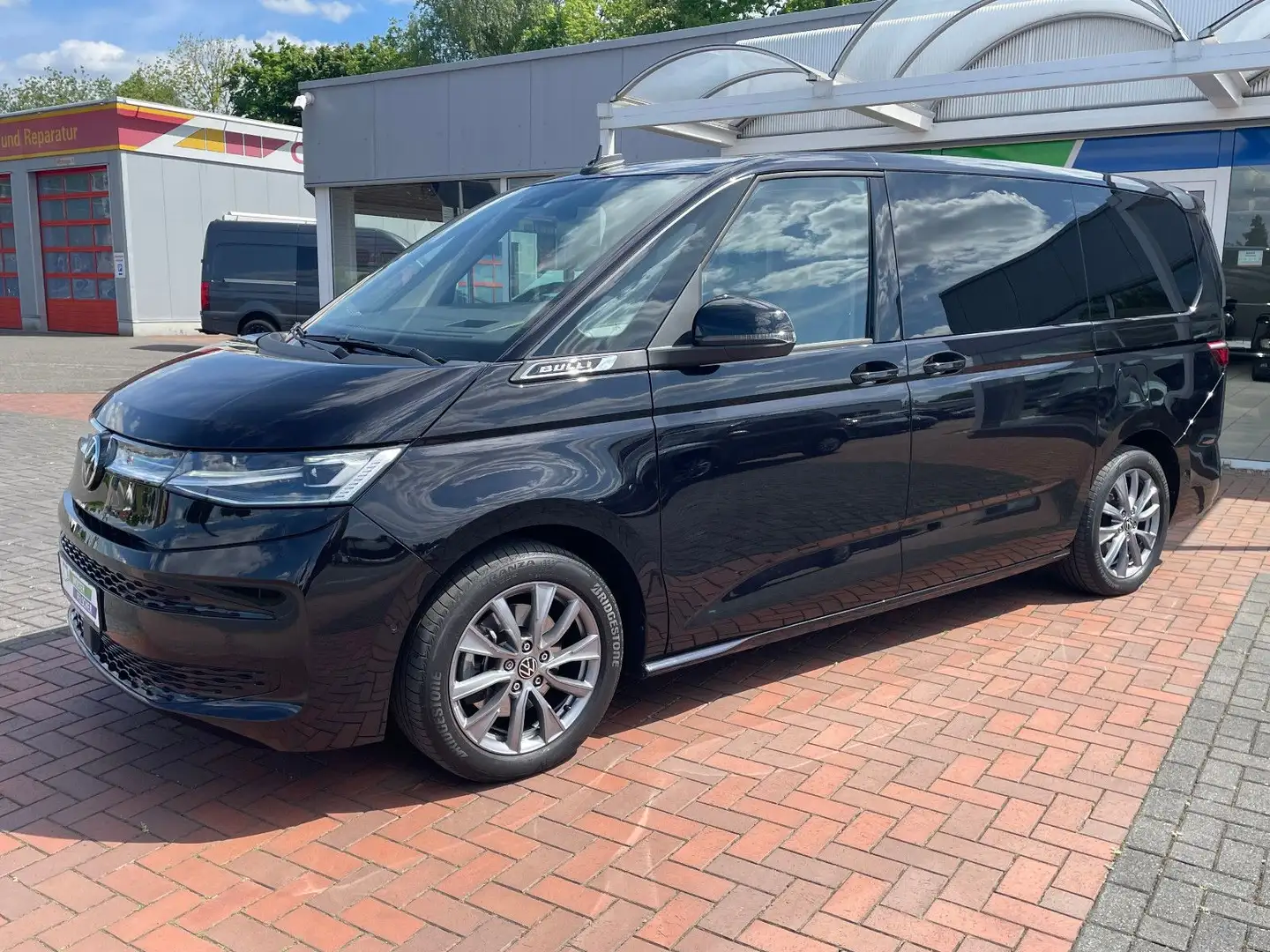 Volkswagen T7 Multivan Style LÜ *AHK*Leder*Pano*Sthzg*Sound Negro - 2