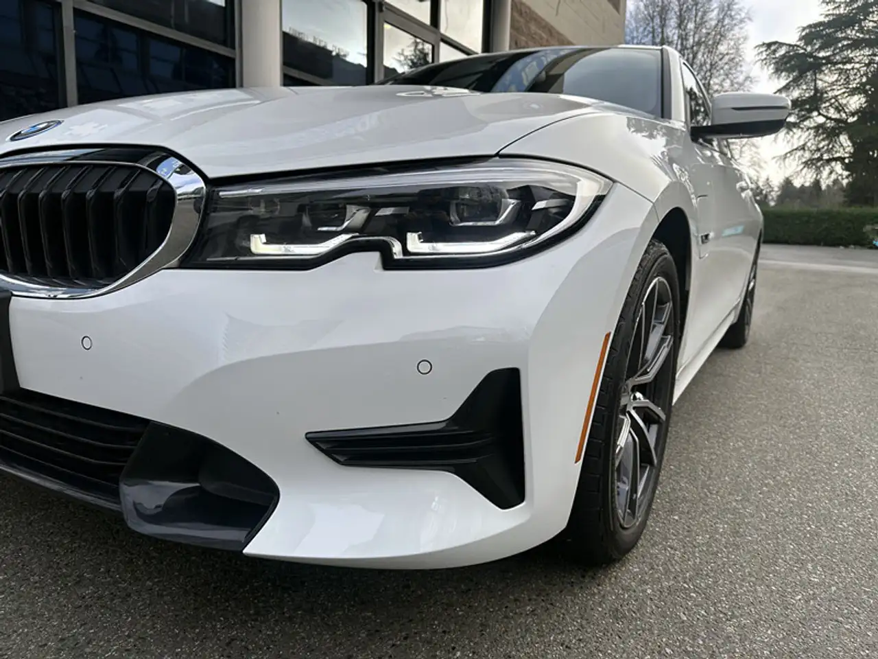 BMW 3 Series снимка BMW 3 Series