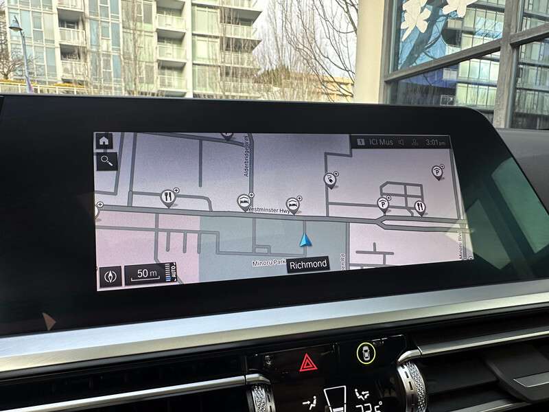 2022 BMW 3 Series 330e xDrive Plug-In Hybrid LOW KM thumb 21