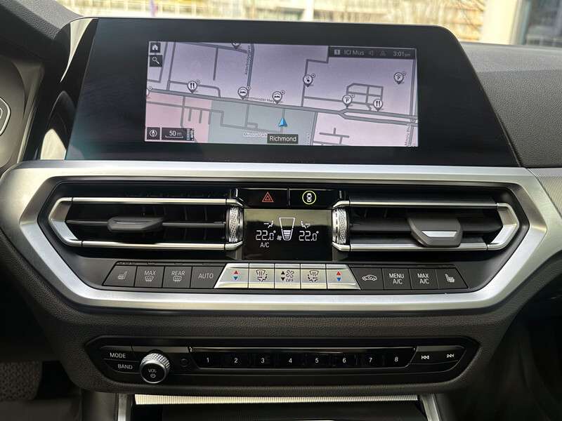 2022 BMW 3 Series 330e xDrive Plug-In Hybrid LOW KM thumb 24
