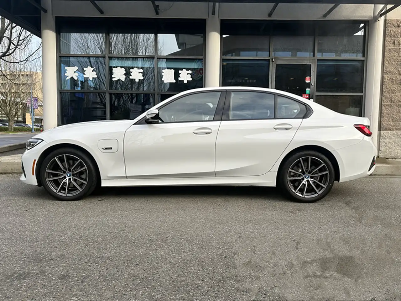 BMW 3 Series снимка BMW 3 Series