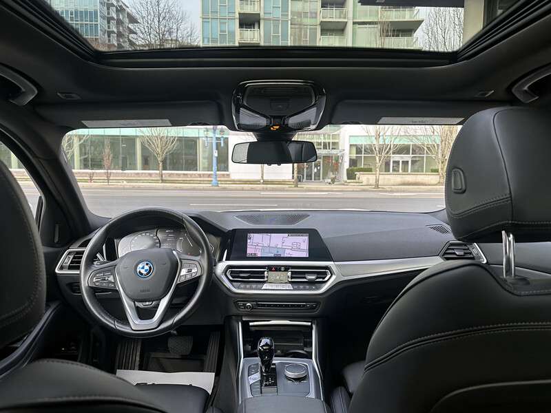 2022 BMW 3 Series 330e xDrive Plug-In Hybrid LOW KM thumb 13