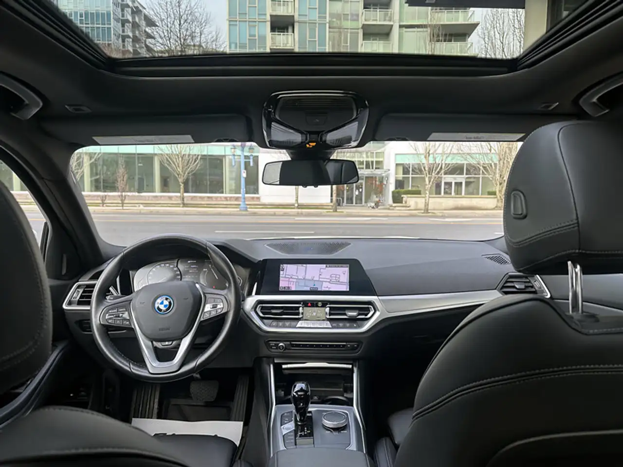 BMW 3 Series снимка BMW 3 Series