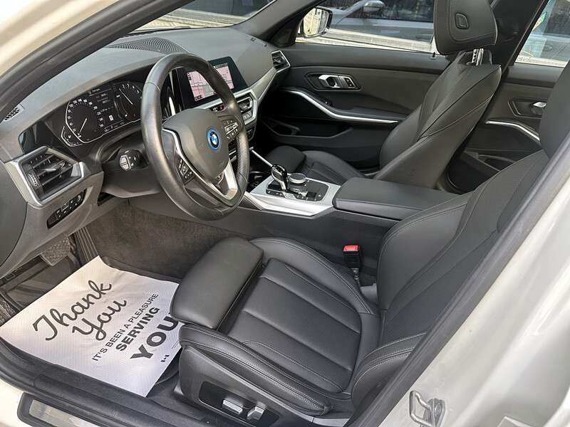 2022 BMW 3 Series 330e xDrive Plug-In Hybrid LOW KM thumb 17