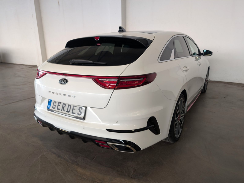 Kia ProCeed / pro_cee'd 1.6 T-GDi GT — photo 8