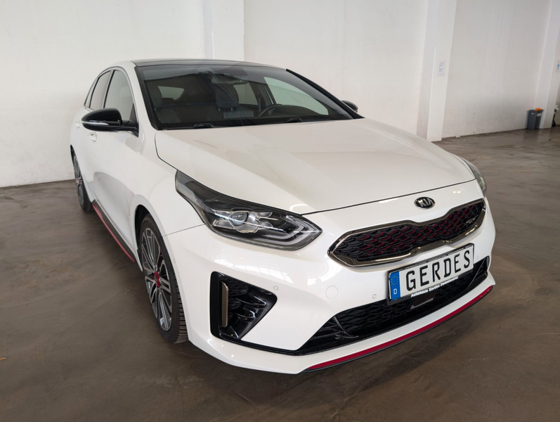 Kia ProCeed / pro_cee'd 1.6 T-GDi GT — photo 6