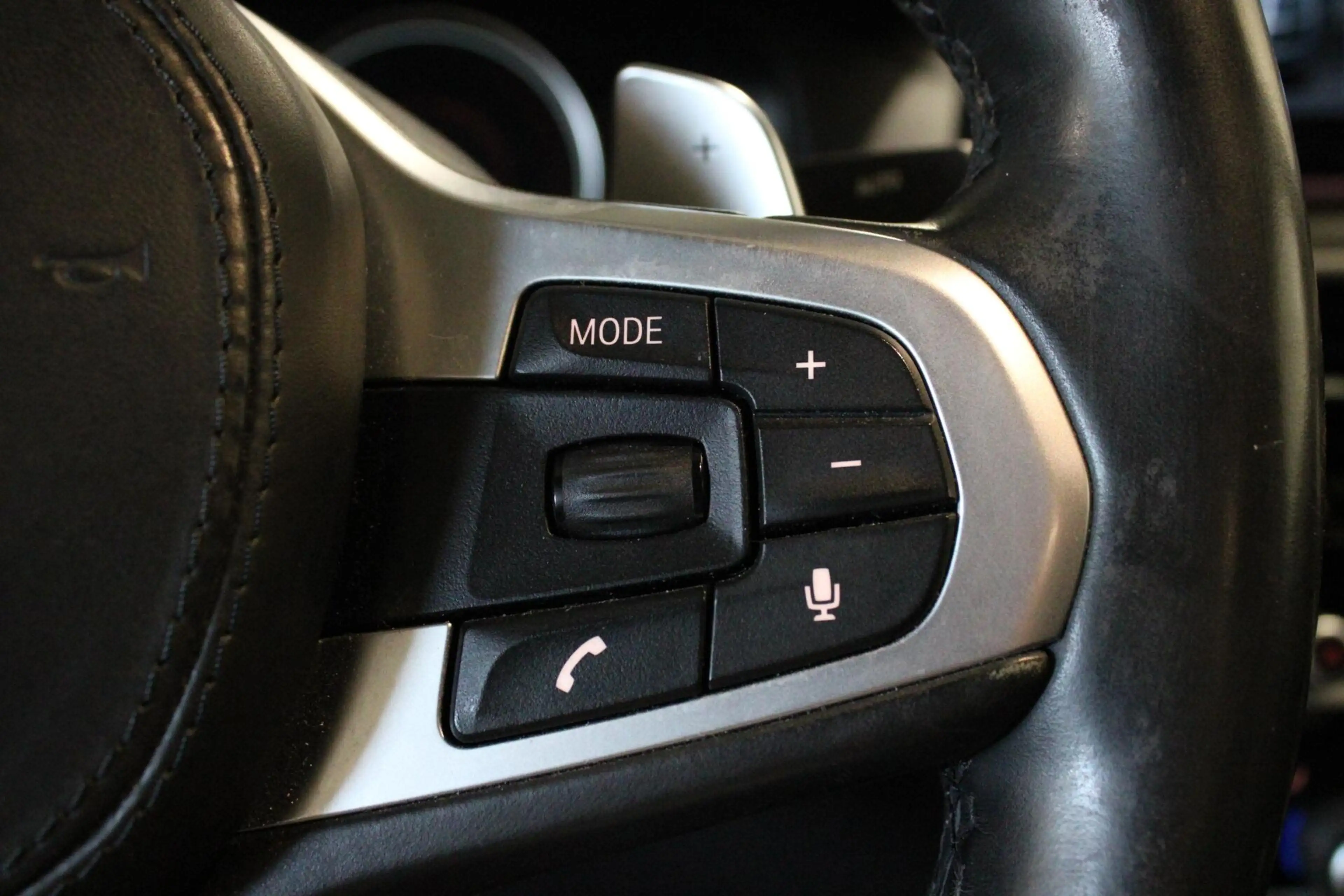 BMW M550 5-serie M550i xDrive High Executive | LEDER | CAME — photo 18