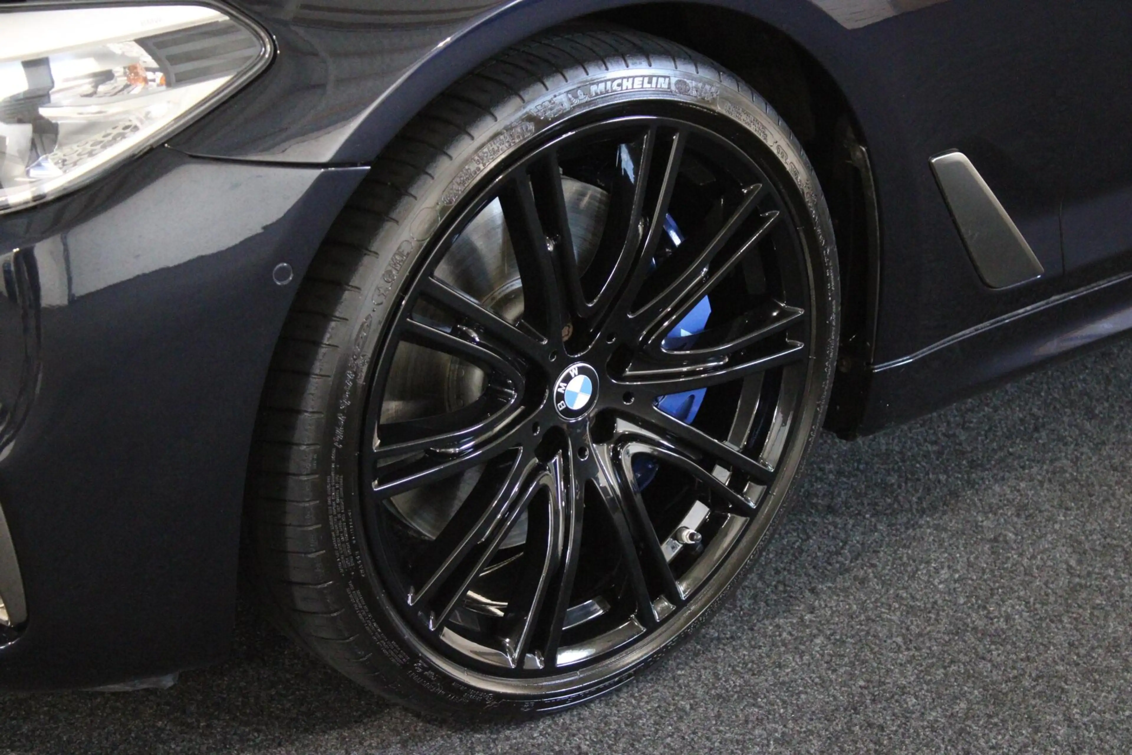 BMW M550 5-serie M550i xDrive High Executive | LEDER | CAME — photo 28