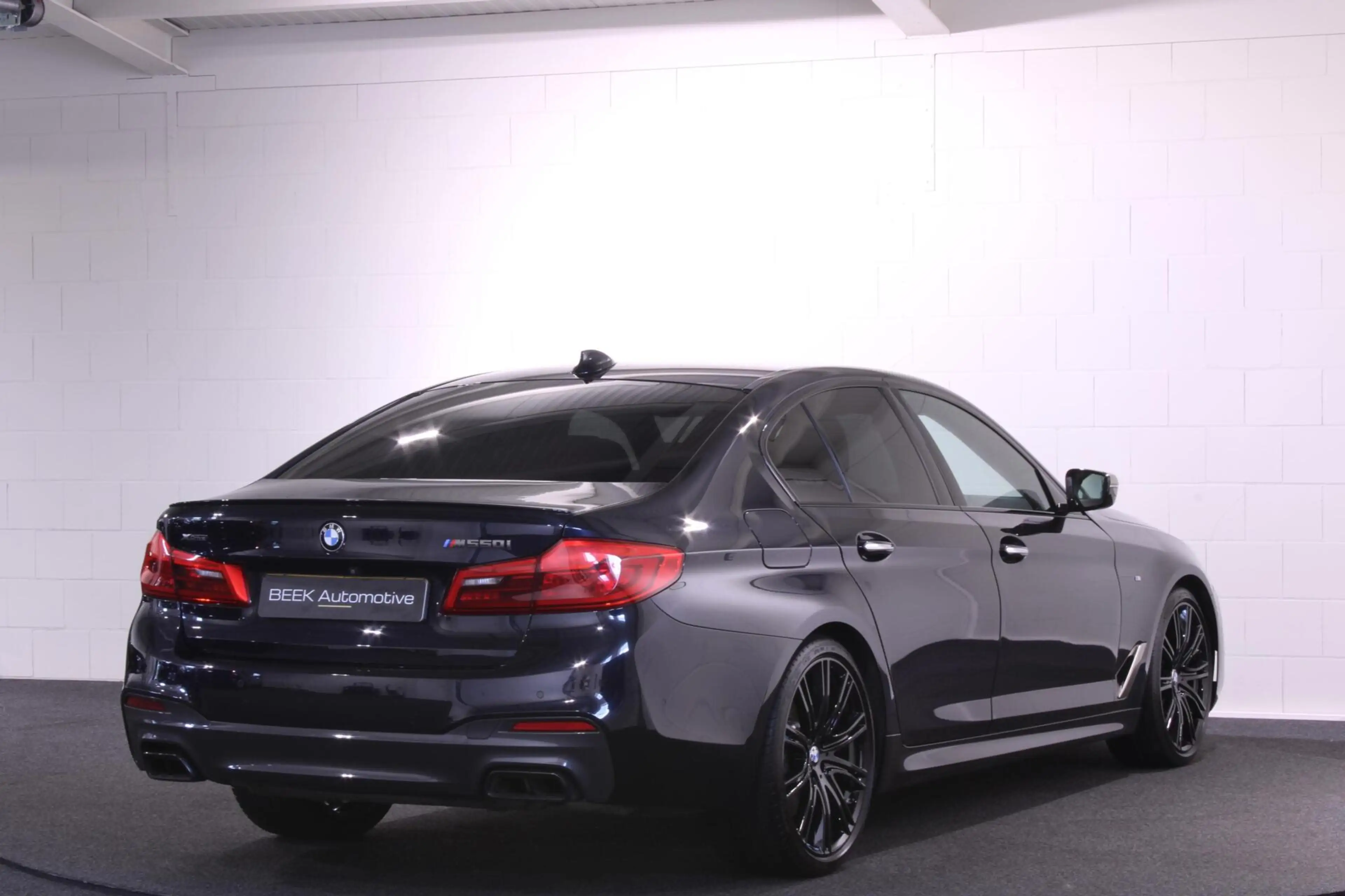 BMW M550 5-serie M550i xDrive High Executive | LEDER | CAME — photo 3