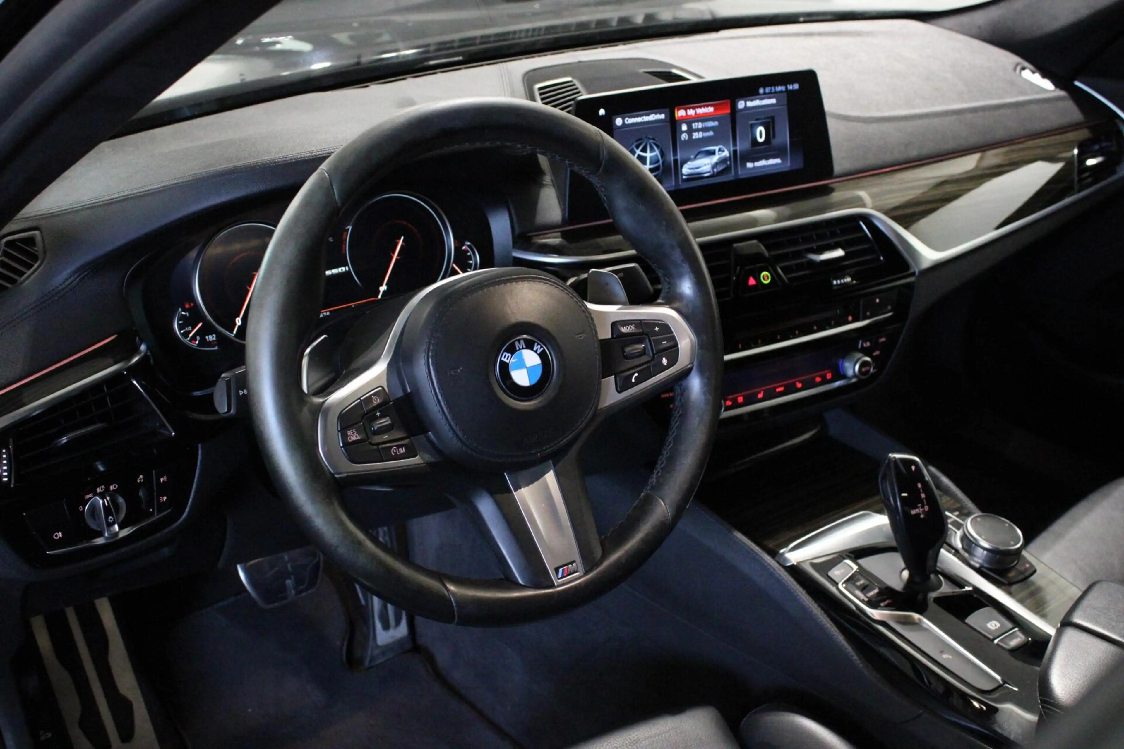 BMW M550 5-serie M550i xDrive High Executive | LEDER | CAME — photo 14