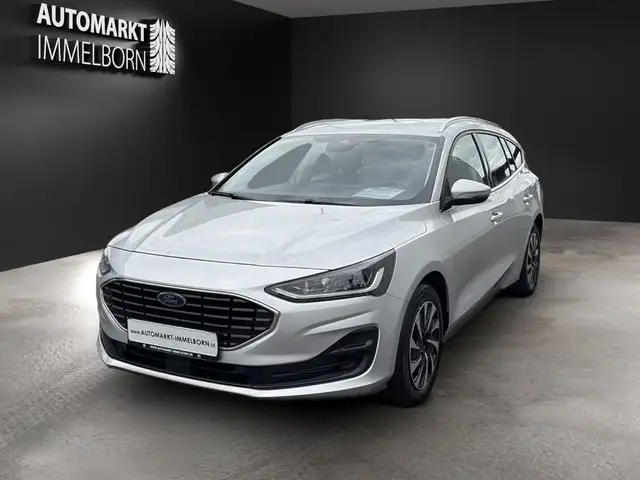Ford Focus view 3