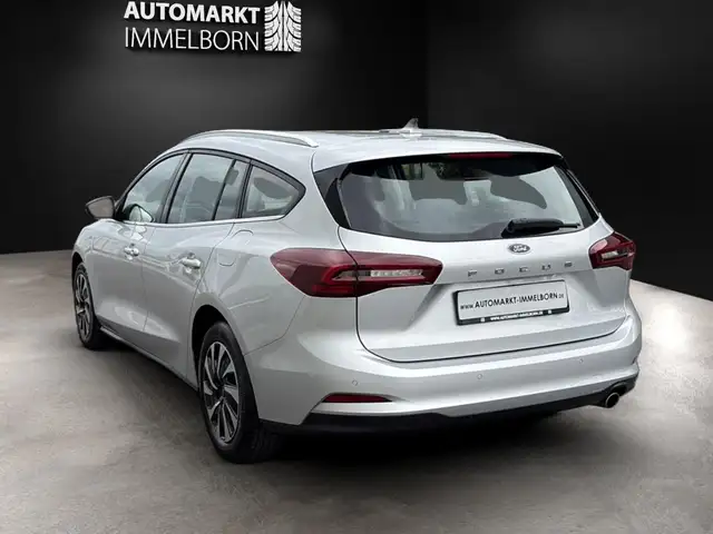 Ford Focus view 10