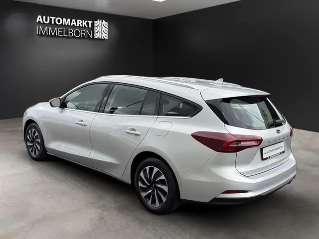 Ford Focus view 5