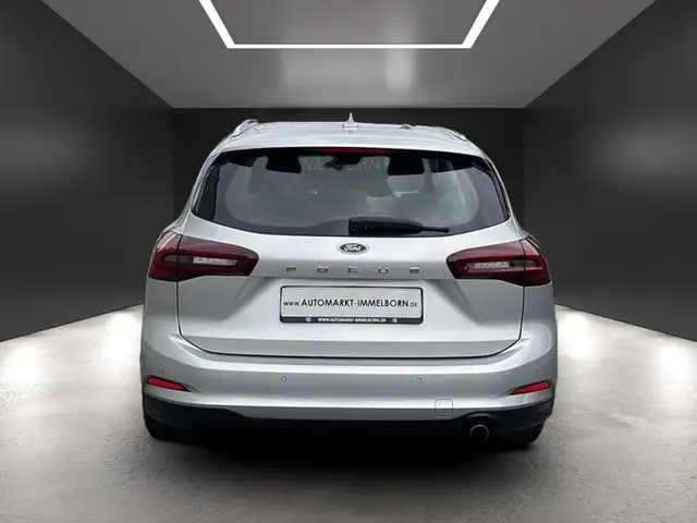 Ford Focus view 9