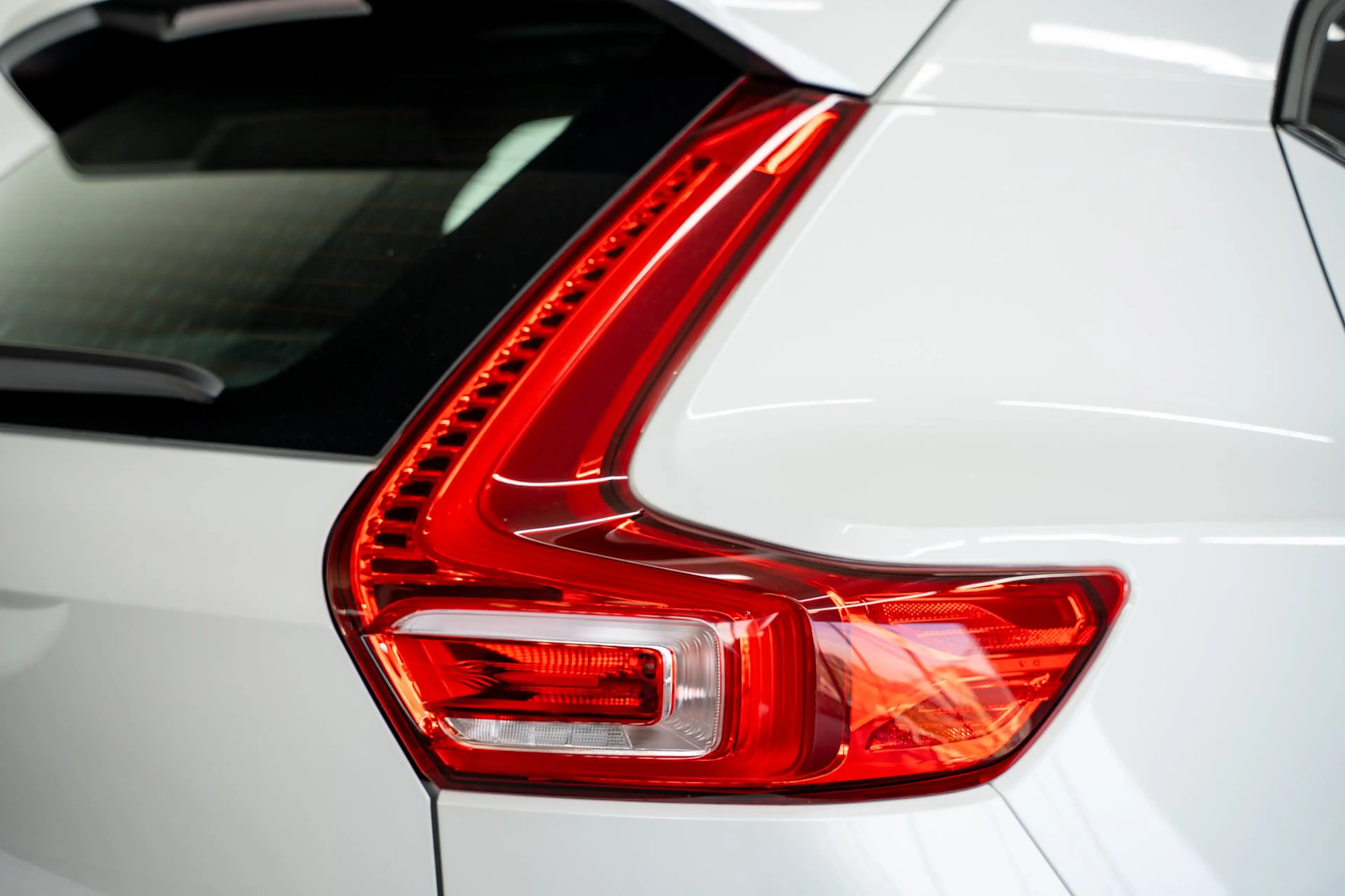 Volvo EX40 252PK Extended Range 82 kWh Plus | Trekhaak | Clim — photo 24