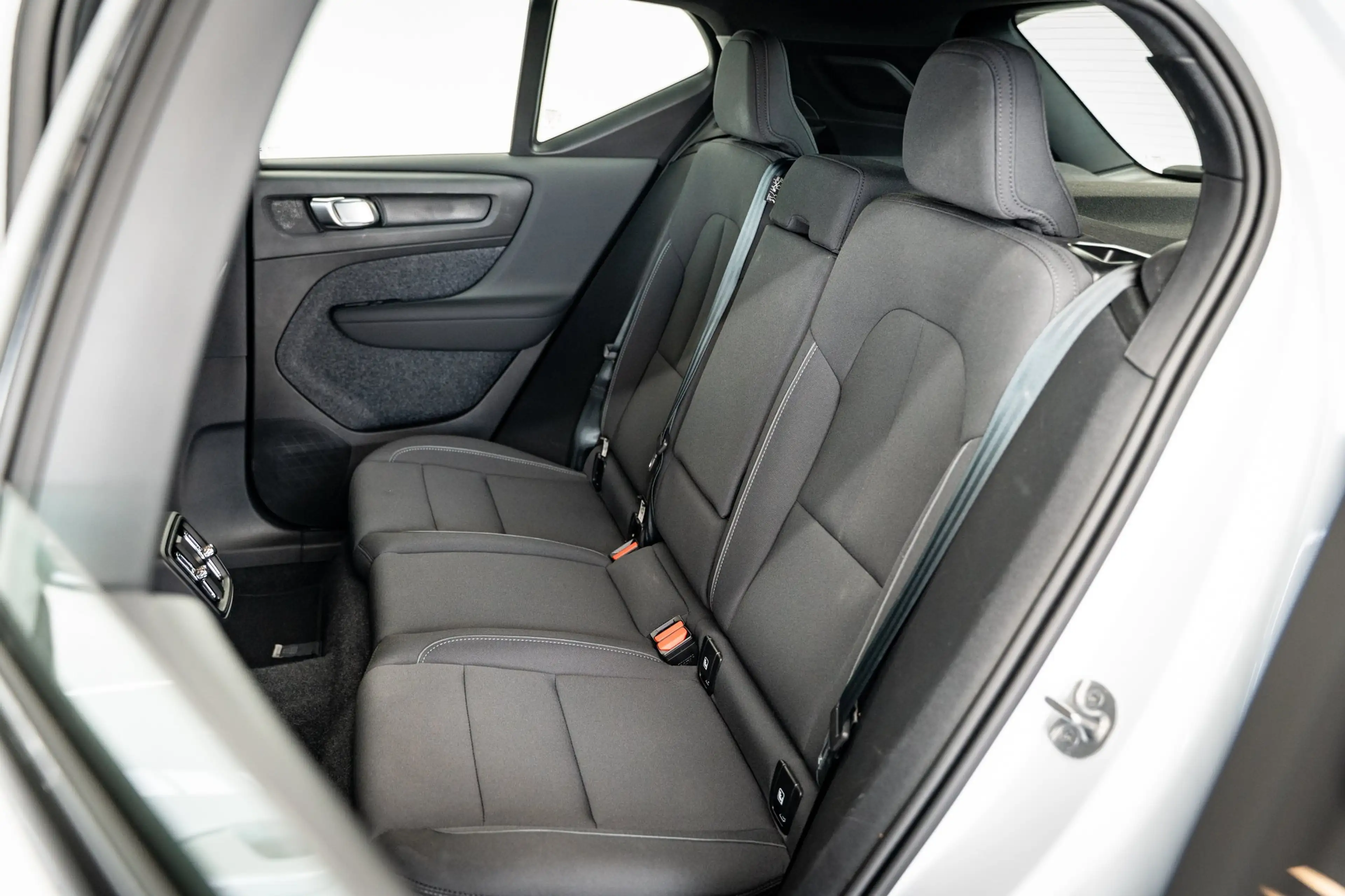 Volvo EX40 252PK Extended Range 82 kWh Plus | Trekhaak | Clim — photo 48