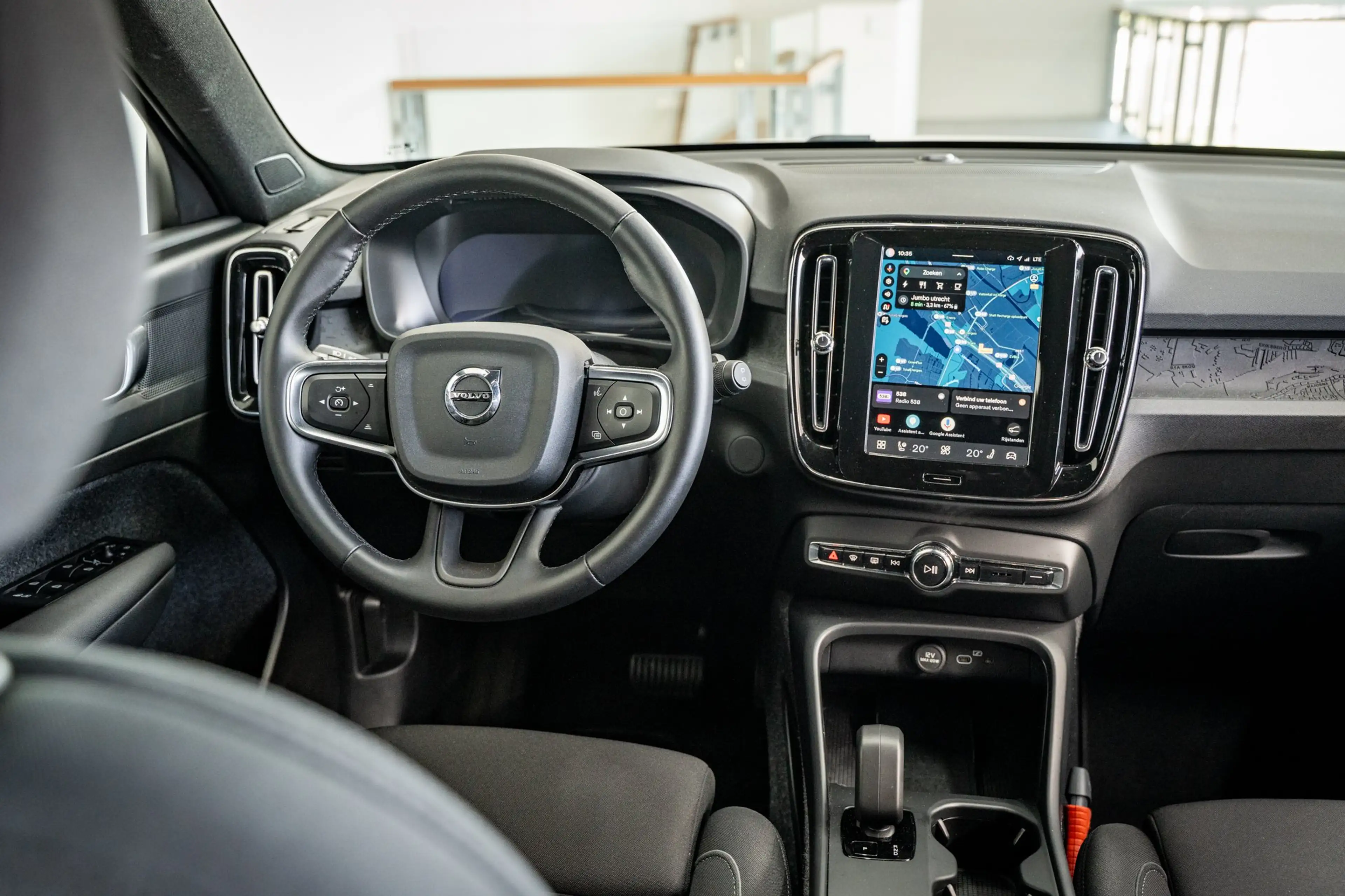 Volvo EX40 252PK Extended Range 82 kWh Plus | Trekhaak | Clim — photo 33