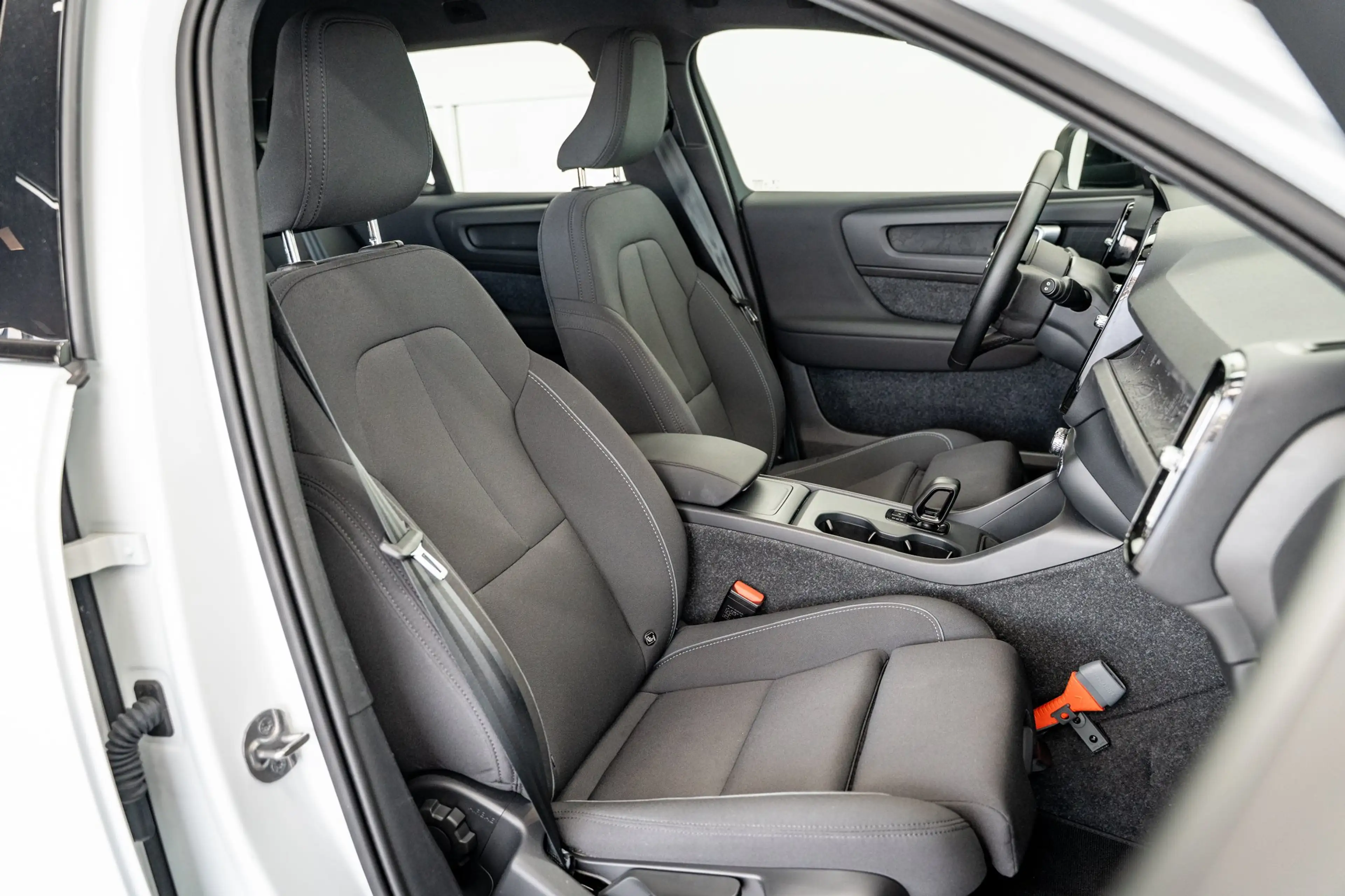 Volvo EX40 252PK Extended Range 82 kWh Plus | Trekhaak | Clim — photo 20