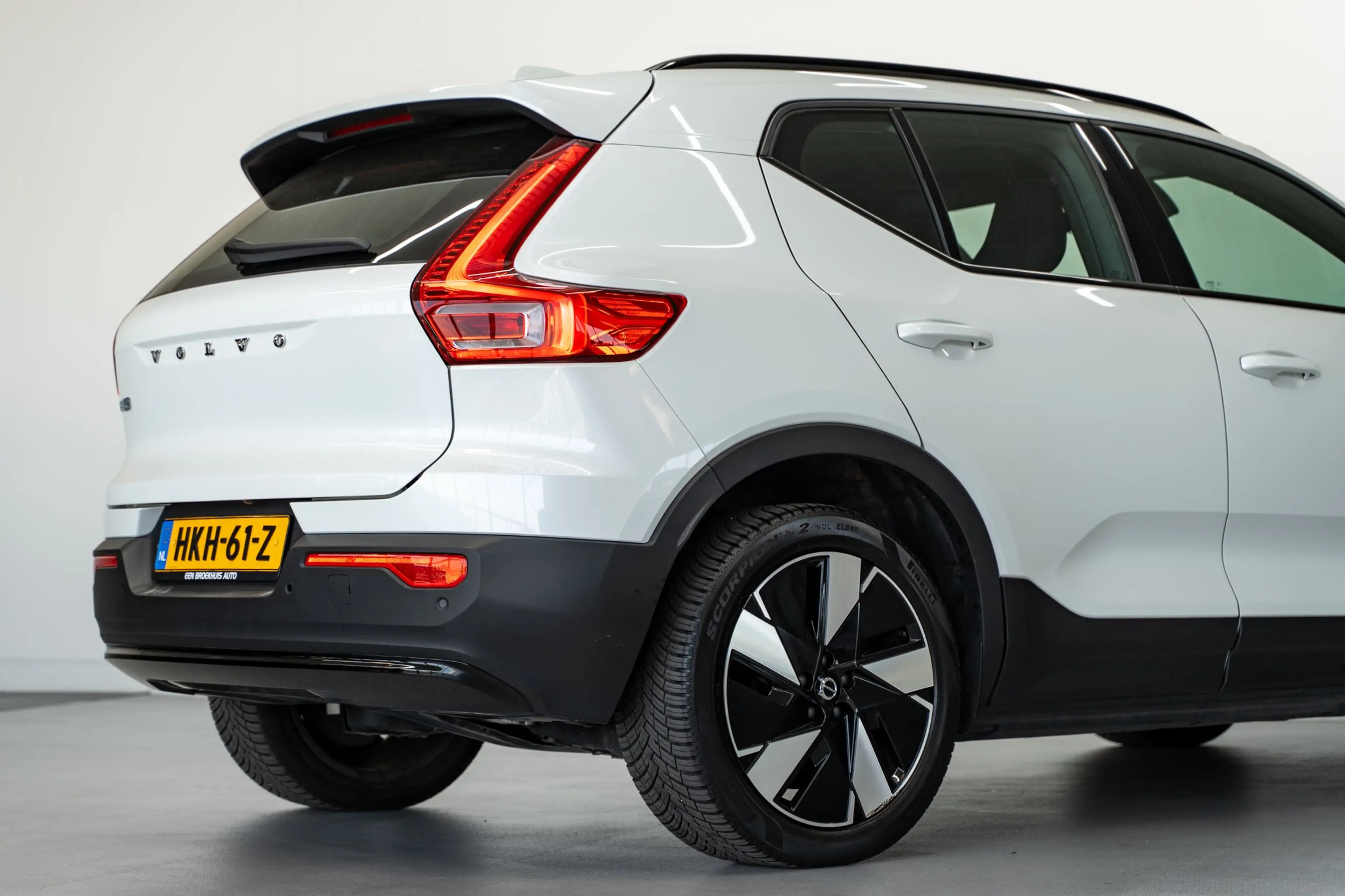 Volvo EX40 252PK Extended Range 82 kWh Plus | Trekhaak | Clim — photo 45