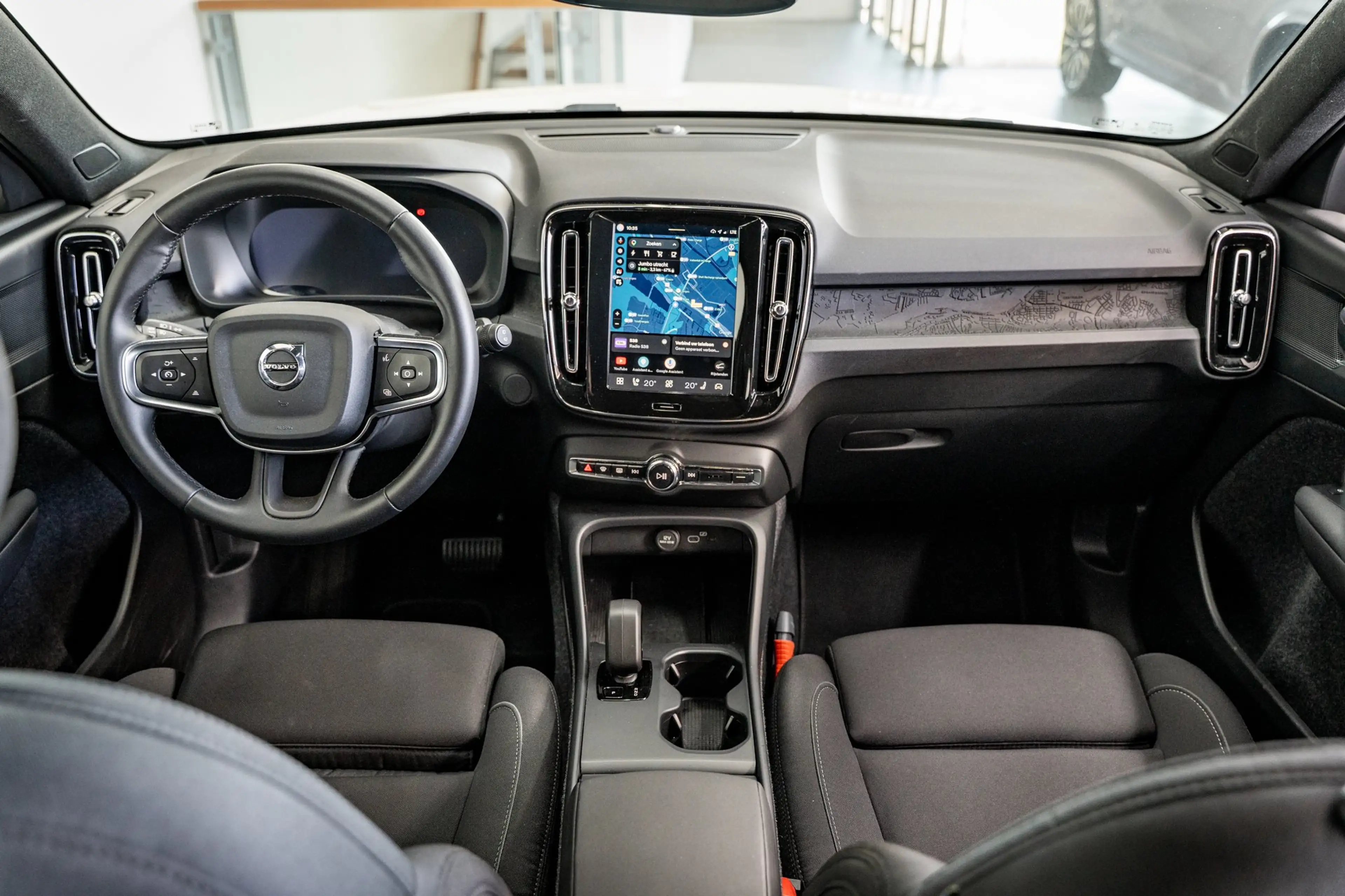 Volvo EX40 252PK Extended Range 82 kWh Plus | Trekhaak | Clim — photo 5