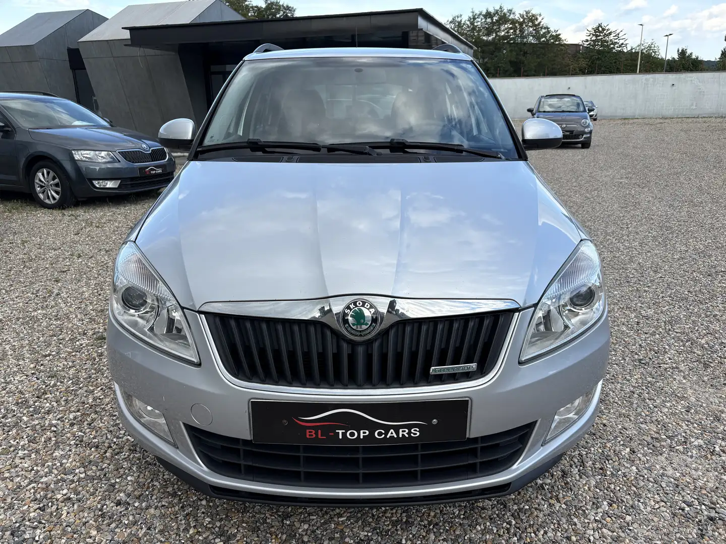 Skoda Fabia 1.2 CR TDi GreenLine ** 12 Mois De Garantie ** Gris - 2