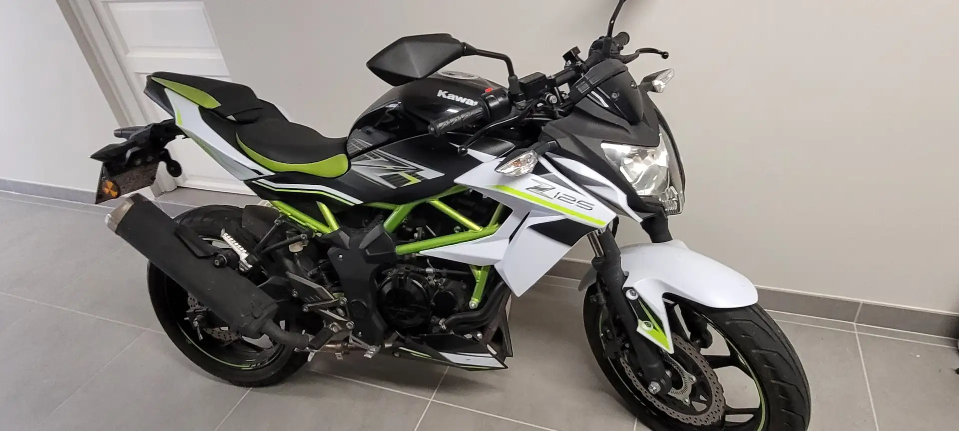 Kawasaki Z 125 Verde - 1