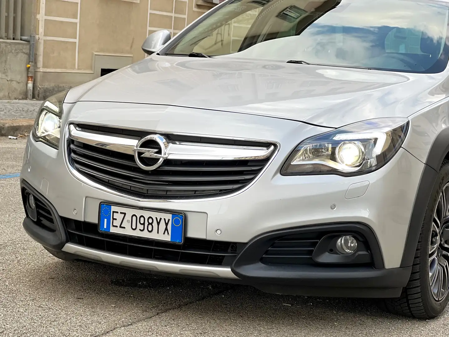 Opel Insignia Country Tourer 2.0 CTDi Bi-Turbo 195cv aut. 4x4 Bs Argento - 2