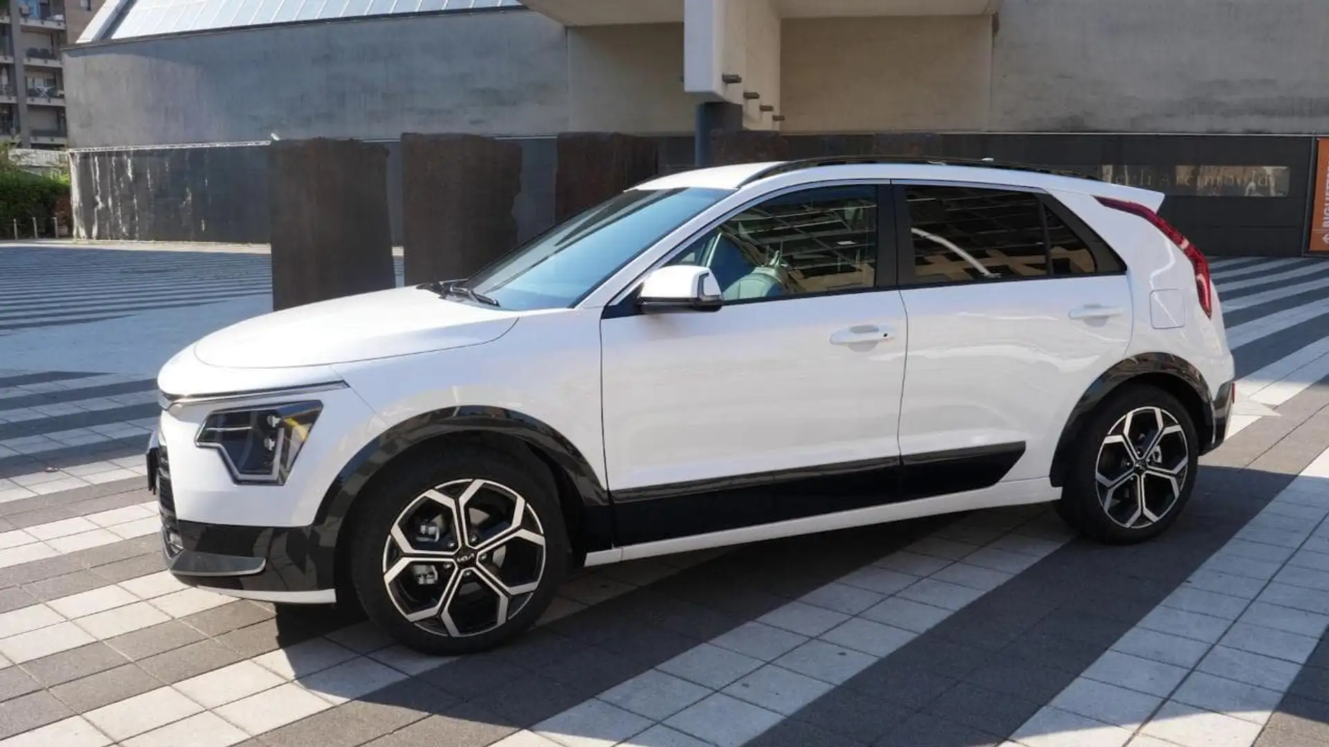 Kia Niro 1.6 GDi DCT HEV Business White - 2