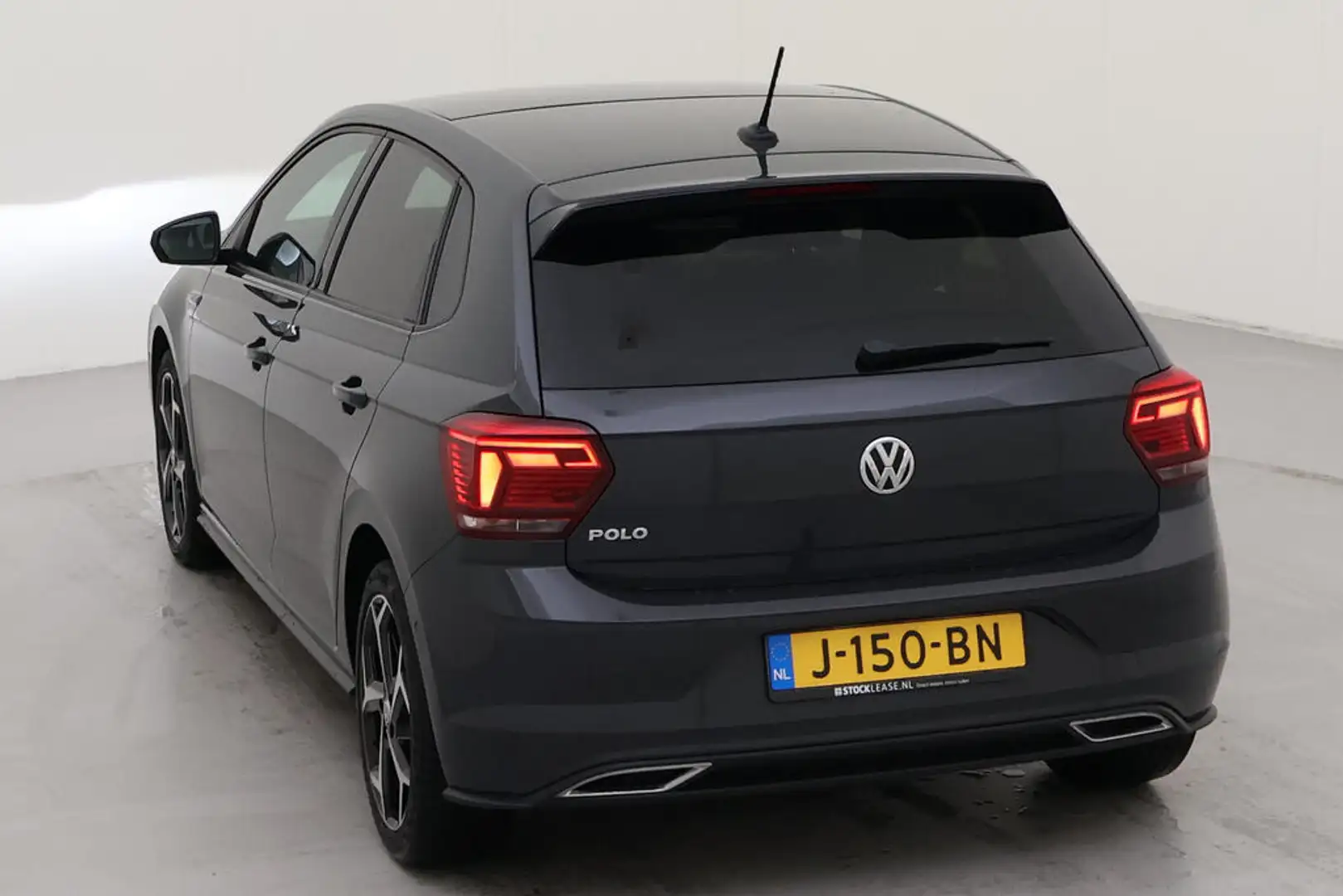 Volkswagen Polo 1.0 TSI 2x R-Line / PANO/ PARK. SENSOREN/ VITUAL C Grijs - 2