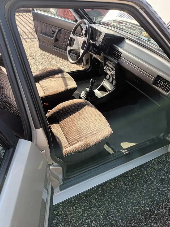 Audi 80 1.3 GL 4p, foto 5