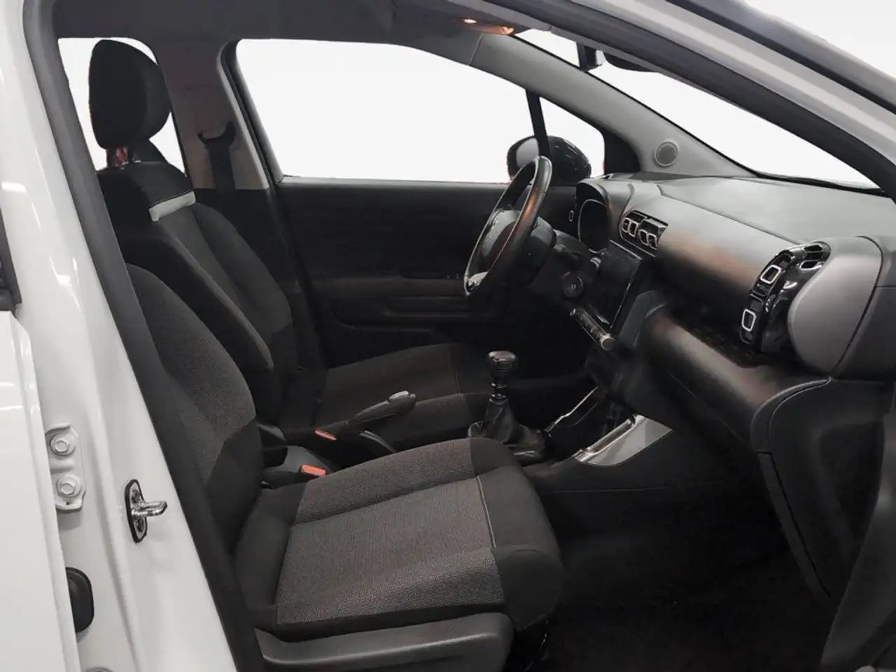 2024 Citroen C3 Aircross Puretech S&S Plus 110, photograph 12