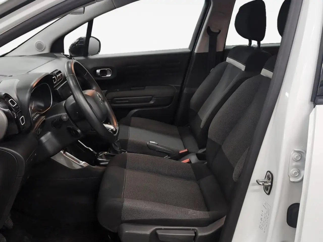 2024 Citroen C3 Aircross Puretech S&S Plus 110, photograph 10