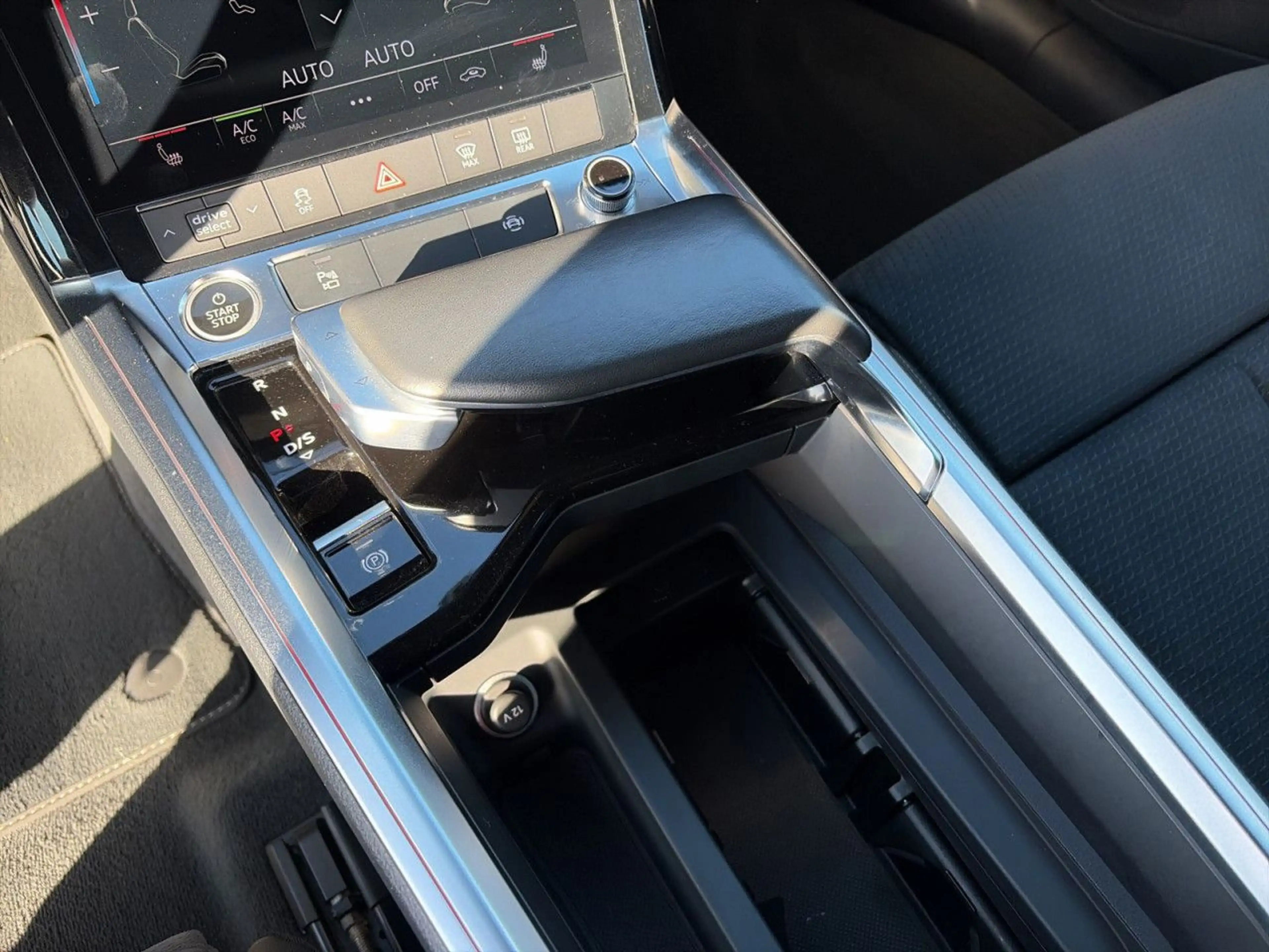 Audi e-tron 50 quattro S line ACC HUD Matrix Kamera LED — photo 15
